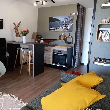 Magnifique Rez De Jardin & Piscine & Bord De Mer Apartment Six-Fours-les-Plages Bagian luar foto