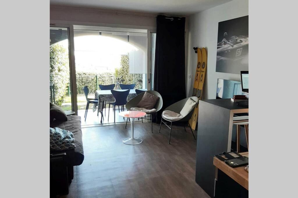Magnifique Rez De Jardin & Piscine & Bord De Mer Apartment Six-Fours-les-Plages Bagian luar foto